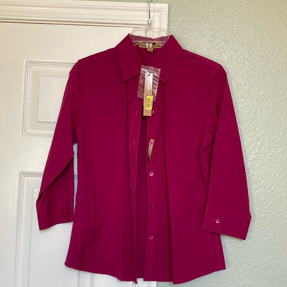 NWT Button Down Long-Sleeved Women’s Shirt Sz 4